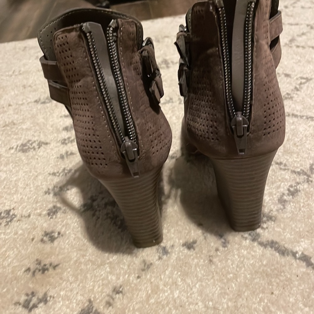 White Mountain Booties - Picture 4 of 8